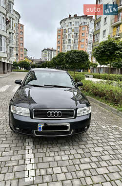 Седан Audi A4 2004 в 