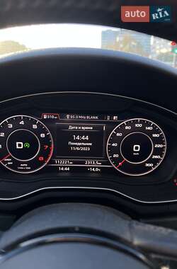 Седан Audi A4 2016 в 