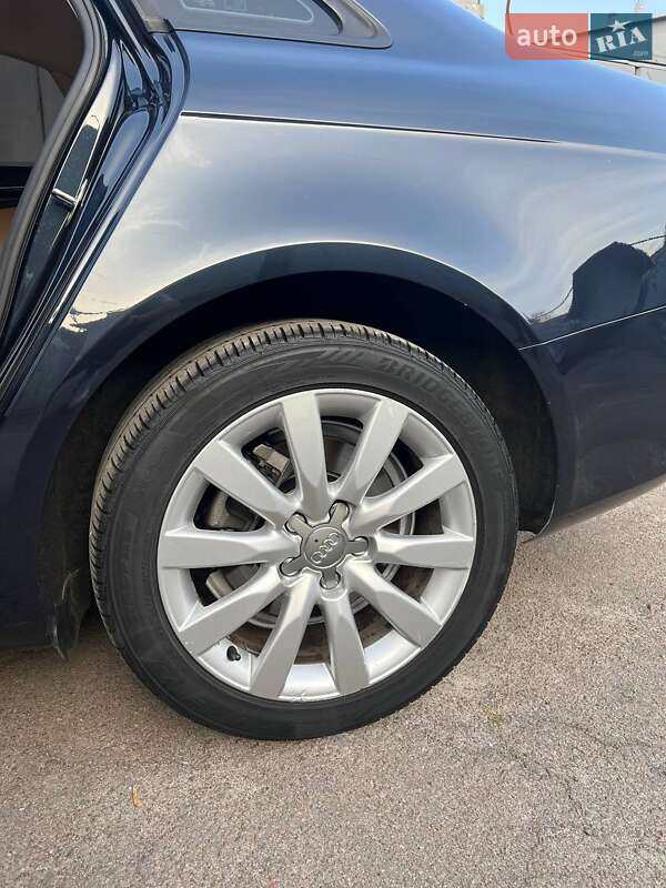 Седан Audi A4 2013 в Днепре