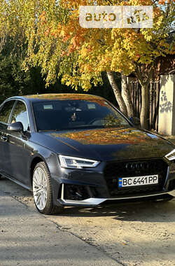 Седан Audi A4 2016 в 
