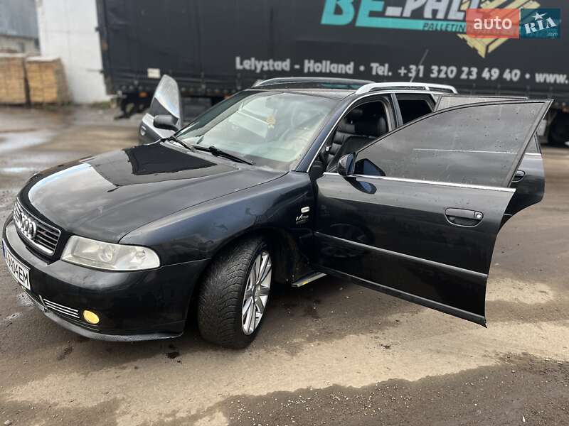 Универсал Audi A4 2000 в Черновцах
