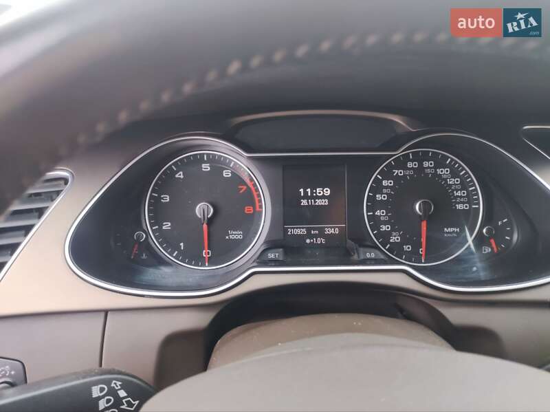 Седан Audi A4 2013 в Киеве
