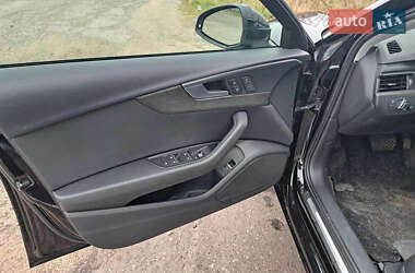 Седан Audi A4 2018 в 