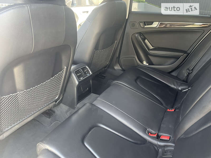Седан Audi A4 2015 в Яремче