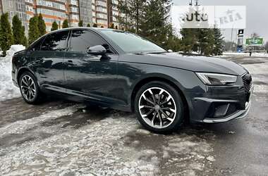 Седан Audi A4 2018 в 