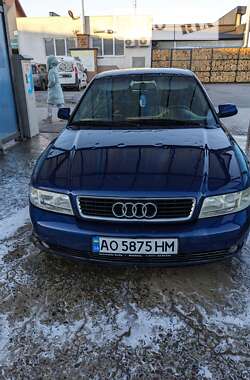 Седан Audi A4 2000 в Виноградові