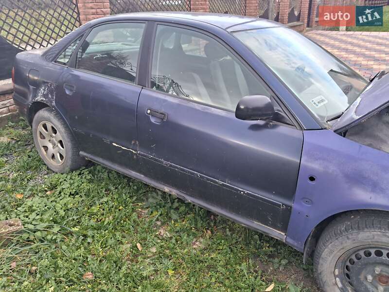 Седан Audi A4 1995 в Турке