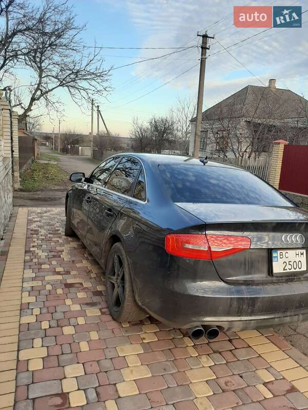 Седан Audi A4 2013 в Первомайске
