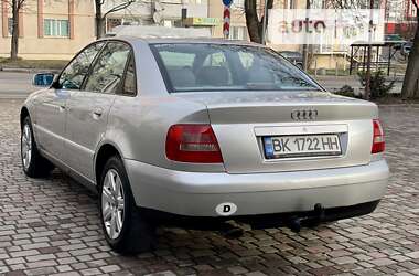 Седан Audi A4 1999 в 