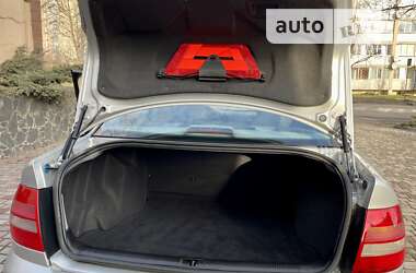 Седан Audi A4 1999 в 