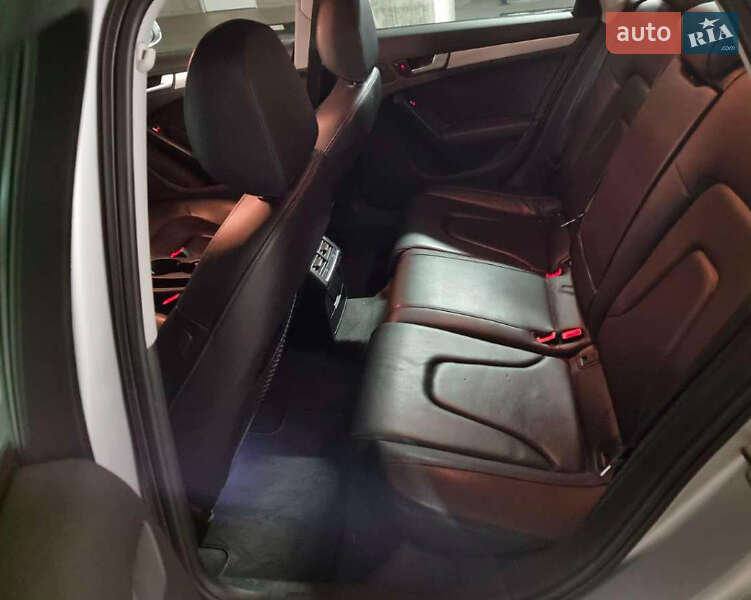Седан Audi A4 2014 в Золочеве