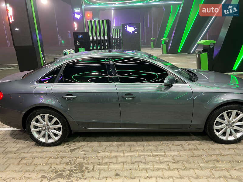 Седан Audi A4 2013 в Одессе