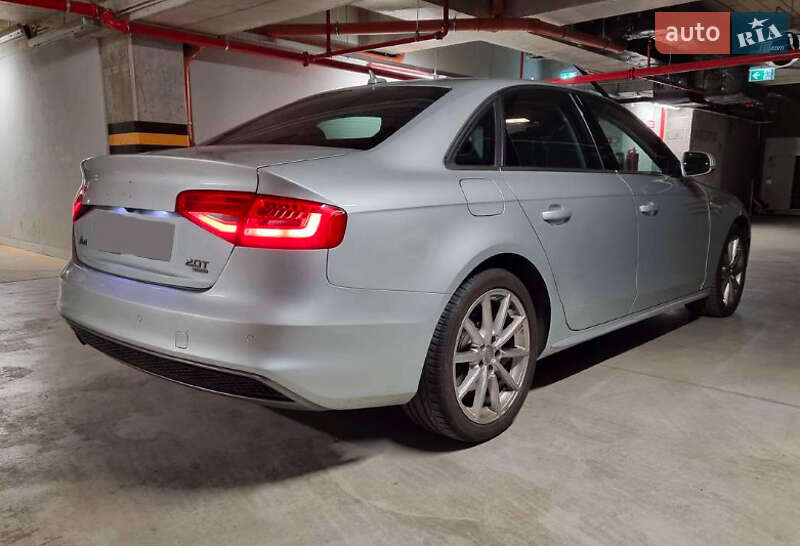 Седан Audi A4 2014 в Золочеве