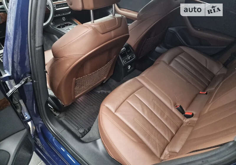 Седан Audi A4 2017 в Луцке