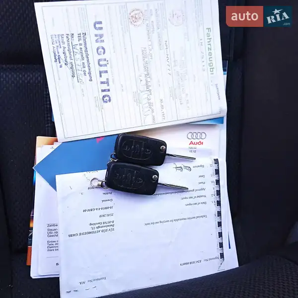 Седан Audi A4 2001 в Рахове документ