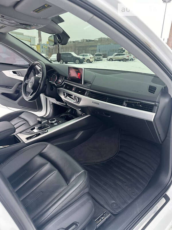 Седан Audi A4 2017 в Дніпрі