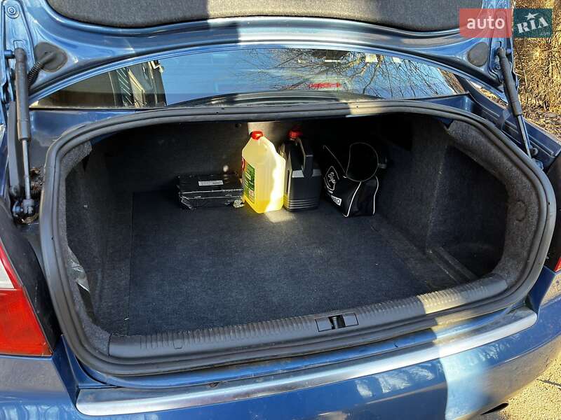 Седан Audi A4 2001 в Киеве