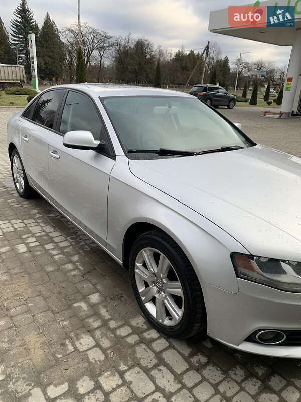 Седан Audi A4 2010 в Самборе