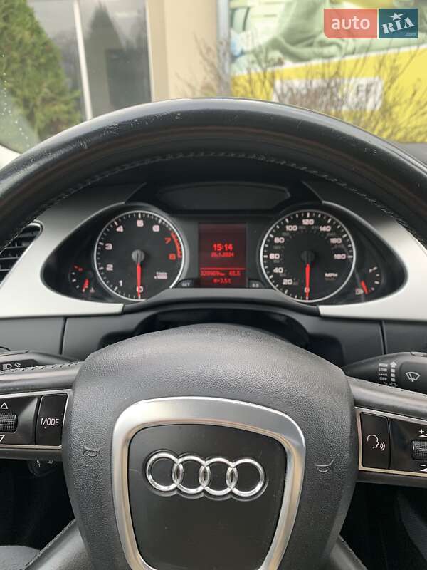 Седан Audi A4 2010 в Самборе