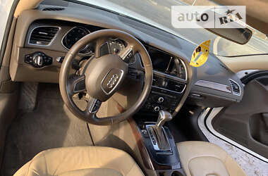 Седан Audi A4 2013 в Городке