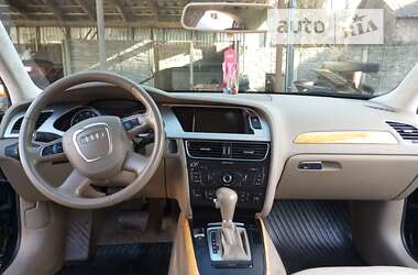 Седан Audi A4 2010 в Львове