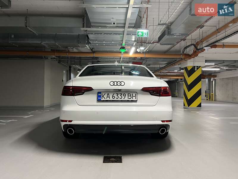 Седан Audi A4 2016 в Киеве