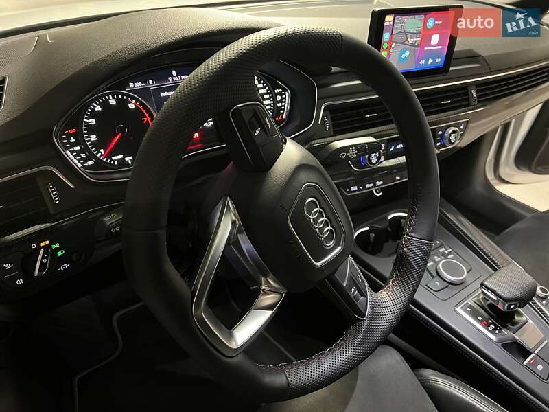 Седан Audi A4 2016 в Киеве