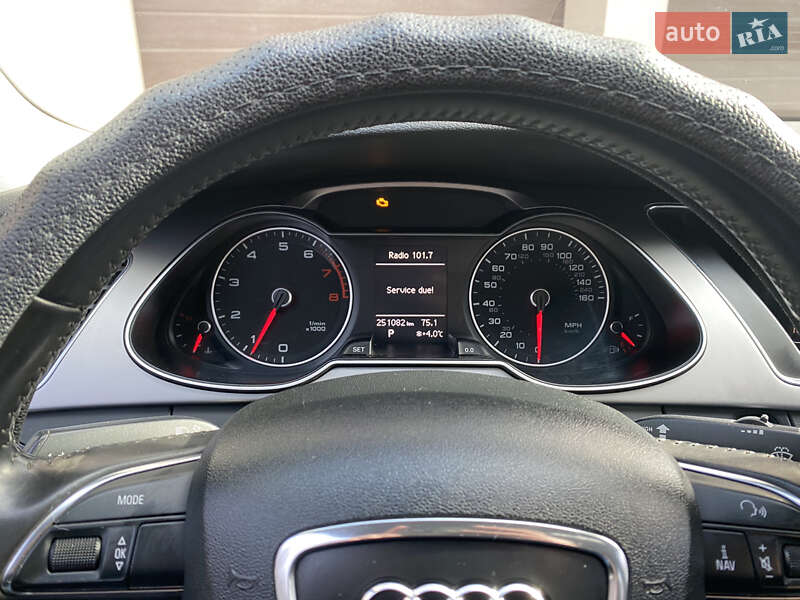 Седан Audi A4 2012 в Днепре