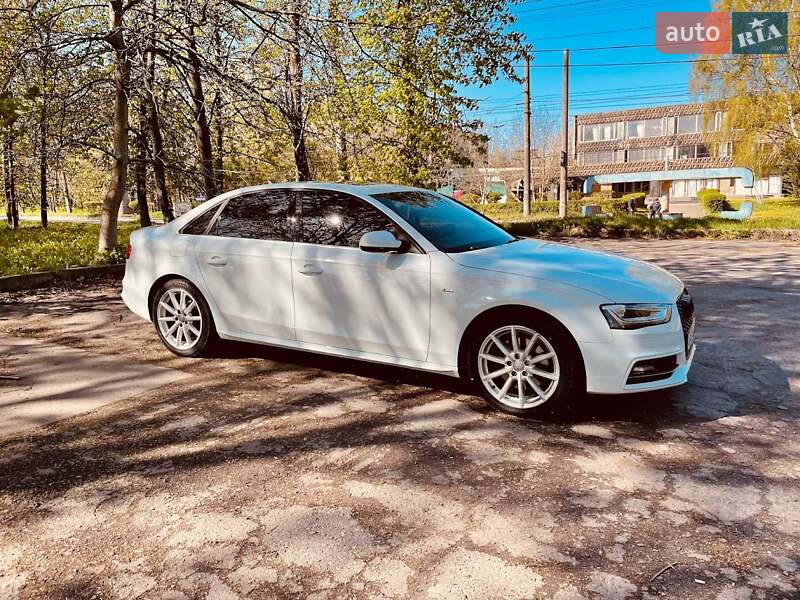 Седан Audi A4 2015 в Виннице