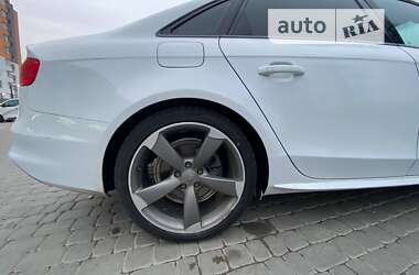 Седан Audi A4 2014 в Виннице