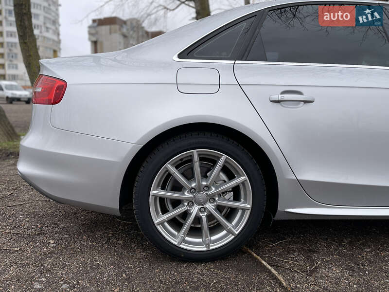 Седан Audi A4 2014 в Черкассах