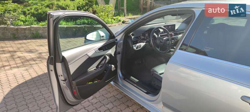 Седан Audi A4 2016 в Львове