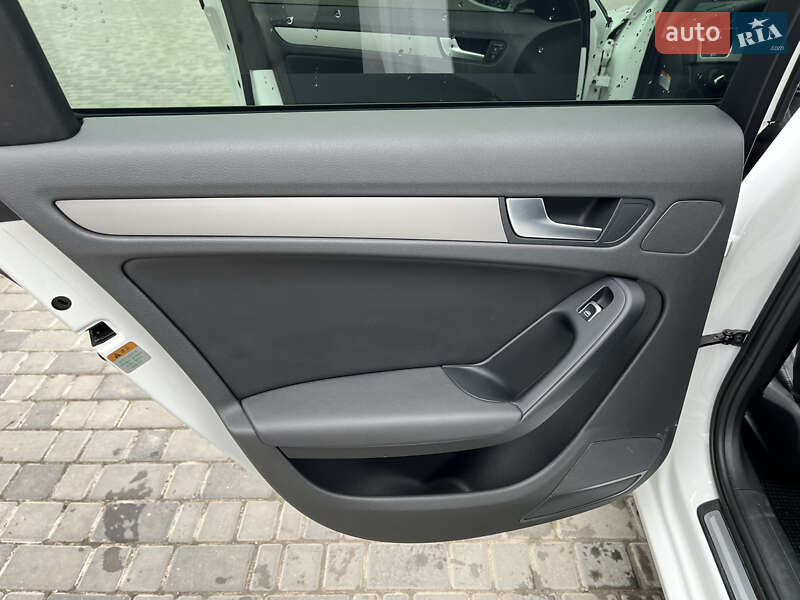 Седан Audi A4 2014 в Киеве