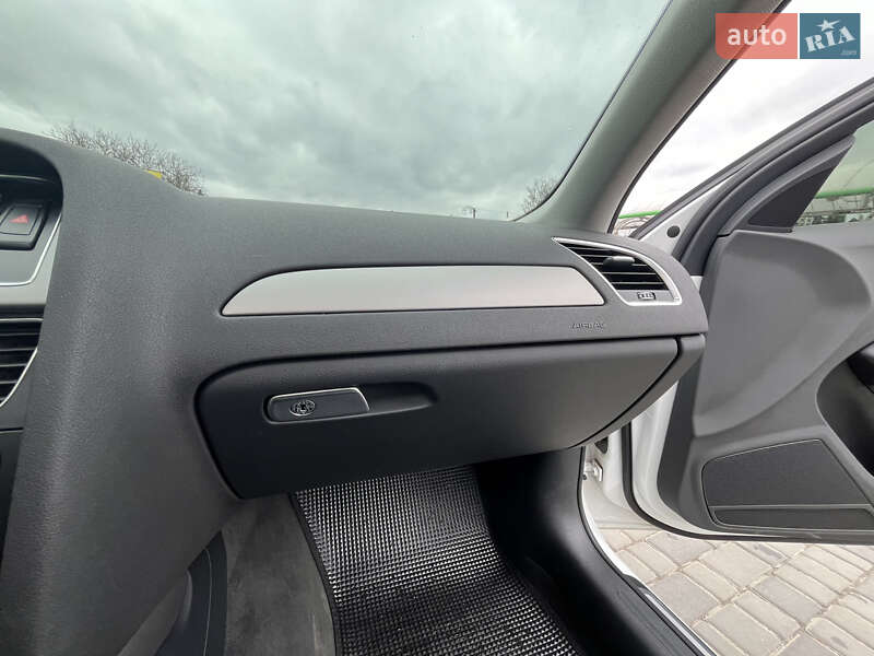 Седан Audi A4 2014 в Киеве