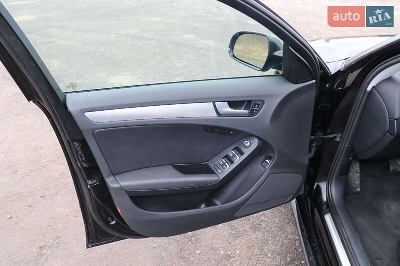 Седан Audi A4 2014 в Николаеве