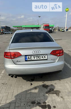 Седан Audi A4 2011 в Павлограді