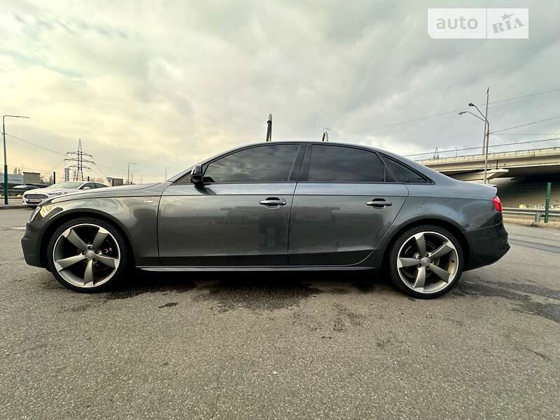 Седан Audi A4 2015 в Киеве