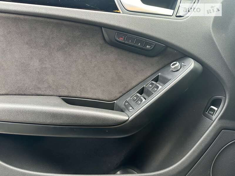 Седан Audi A4 2015 в Киеве