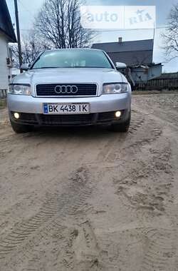 Седан Audi A4 2004 в Рокитному