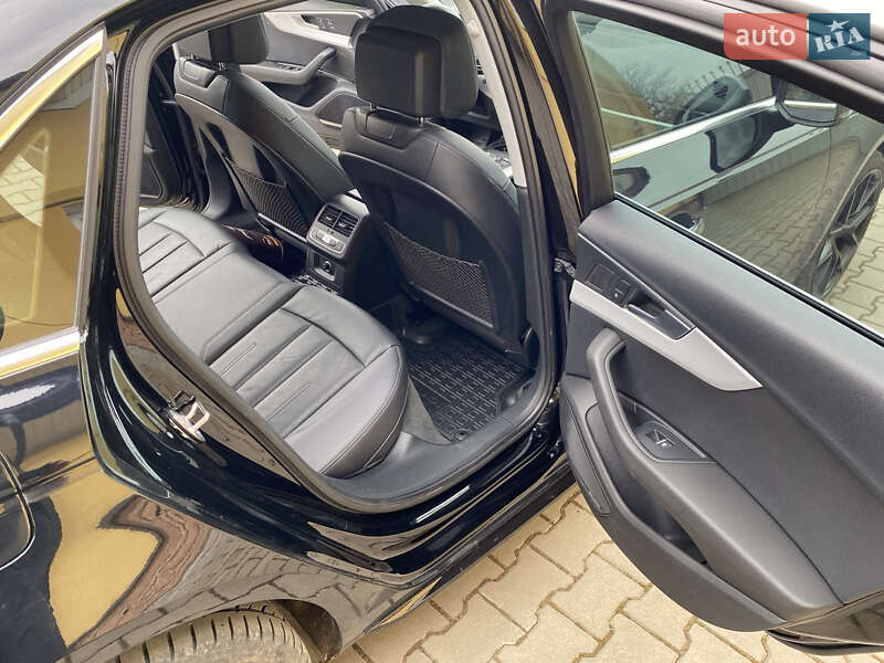 Седан Audi A4 2016 в Самборе