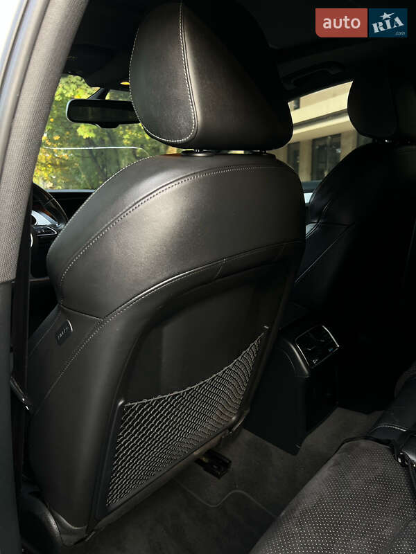 Седан Audi A4 2013 в Ужгороде