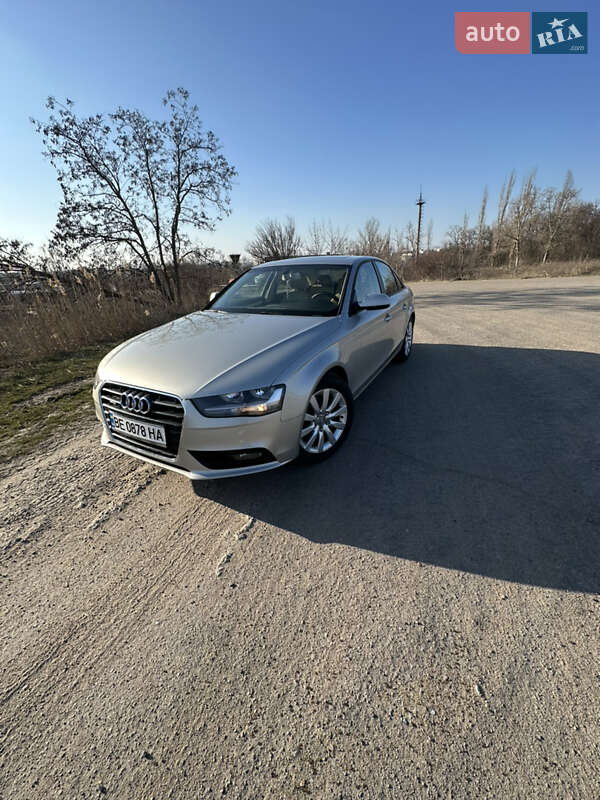 Седан Audi A4 2013 в Южноукраинске