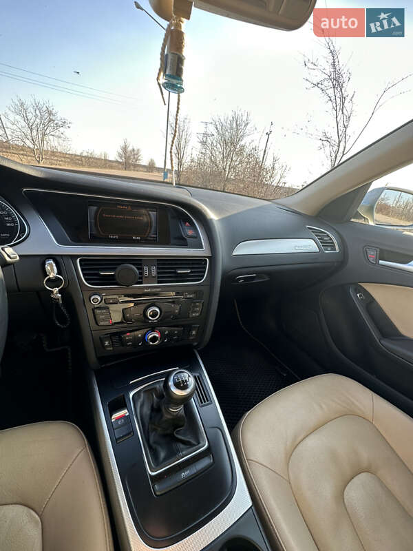 Седан Audi A4 2013 в Южноукраинске