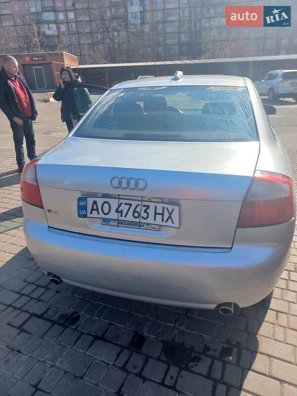 Седан Audi A4 2004 в Кривом Роге