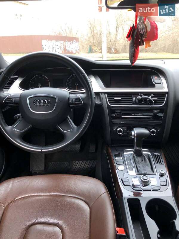 Седан Audi A4 2013 в Софиевской Борщаговке