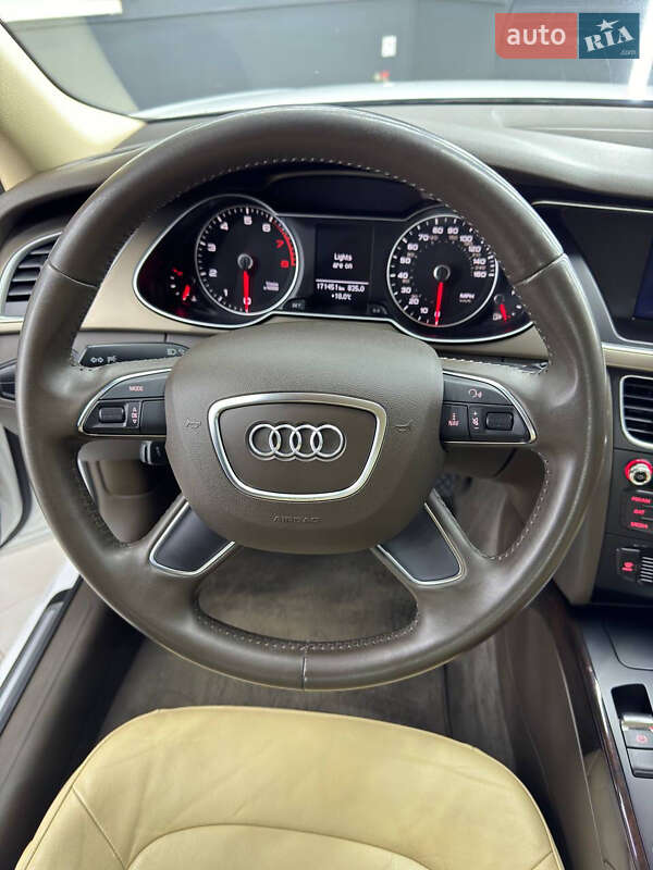 Седан Audi A4 2014 в Ивано-Франковске