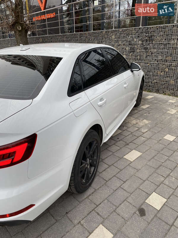 Седан Audi A4 2018 в Тернополе