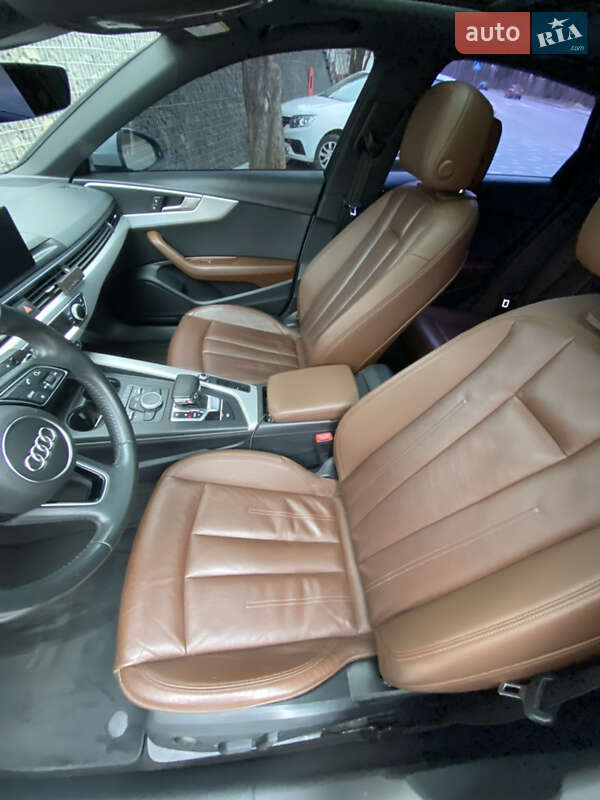 Седан Audi A4 2018 в Тернополе