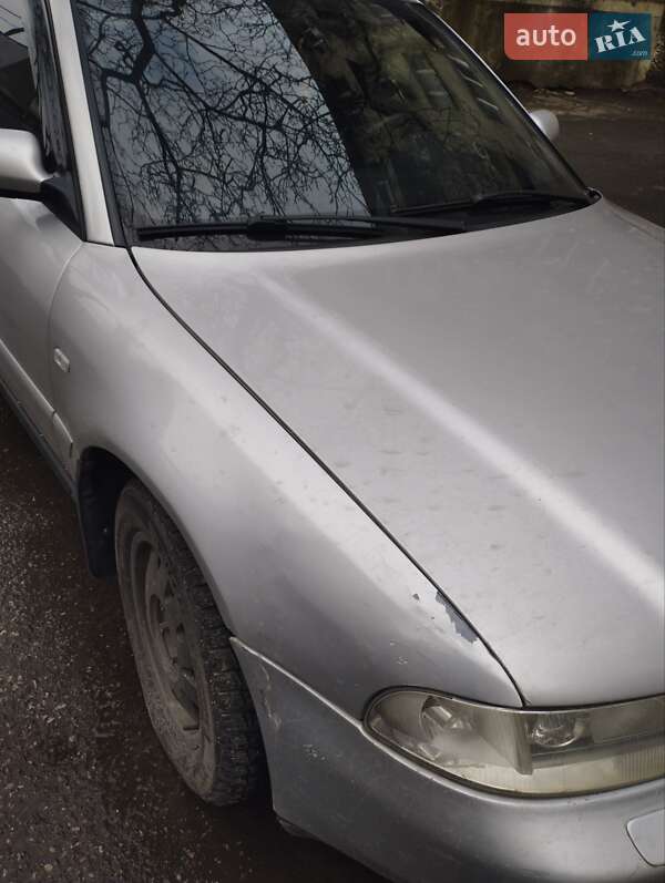 Седан Audi A4 2000 в Одесі