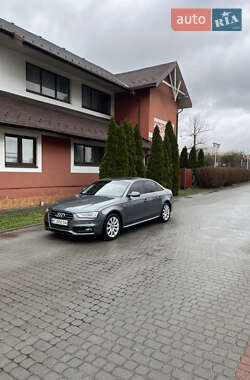Седан Audi A4 2015 в 